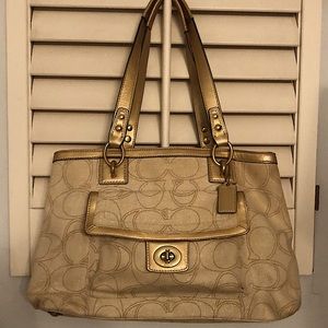 Coach Authentic Signature shoukder bag~